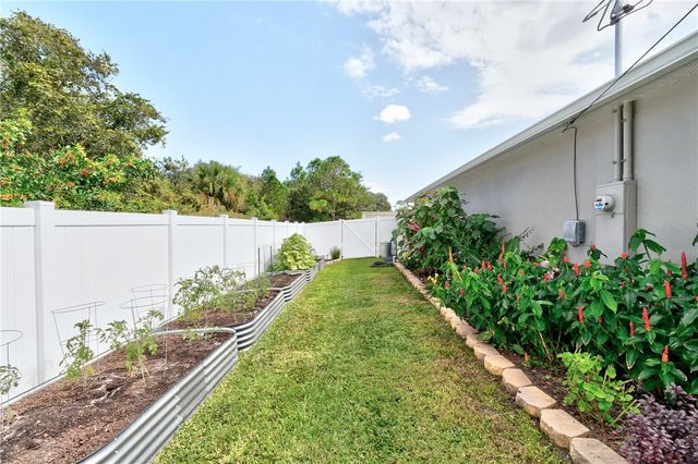 8745 100th Court, Vero Beach, FL 32967