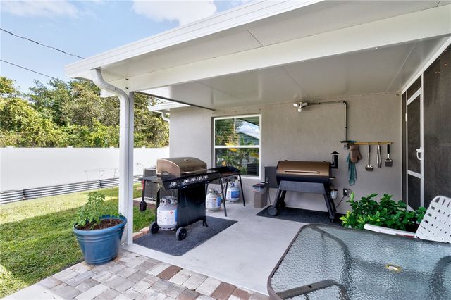 8745 100th Court, Vero Beach, FL 32967