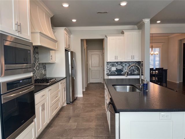 1133 Ruscello Avenue, Tontitown, AR 72762