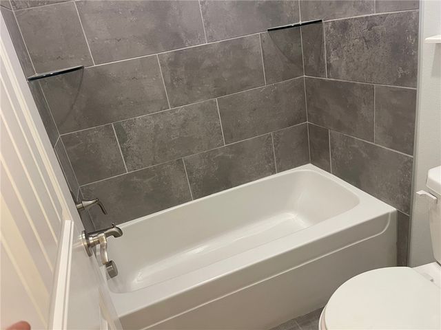 1133 Ruscello Avenue, Tontitown, AR 72762