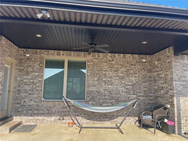 1133 Ruscello Avenue, Tontitown, AR 72762