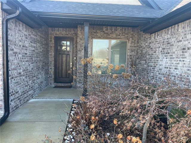 1133 Ruscello Avenue, Tontitown, AR 72762