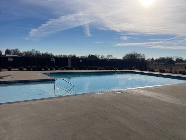 1133 Ruscello Avenue, Tontitown, AR 72762