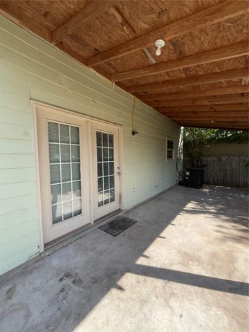5600 War Admiral DR, Del Valle, TX 78617