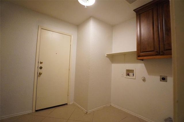5600 War Admiral DR, Del Valle, TX 78617