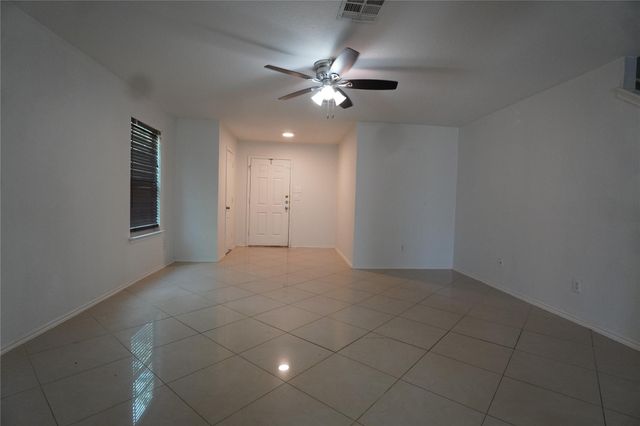 5600 War Admiral DR, Del Valle, TX 78617