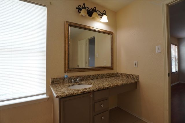 5600 War Admiral DR, Del Valle, TX 78617