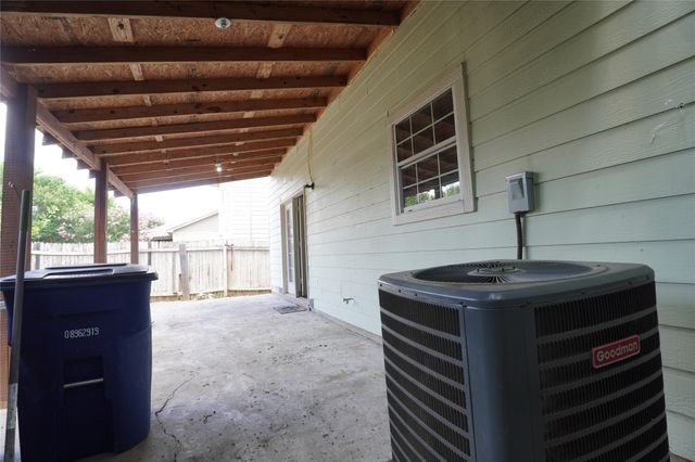 5600 War Admiral DR, Del Valle, TX 78617