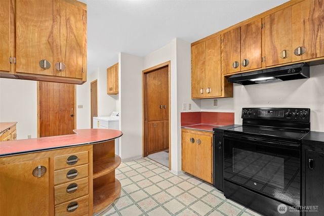 501 N Oak Street, Centralia, WA 98531