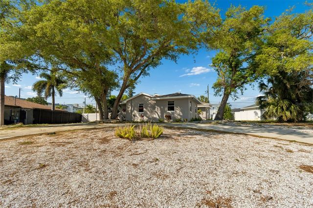 125 HARBOR BLUFF DRIVE, Largo, FL 33770