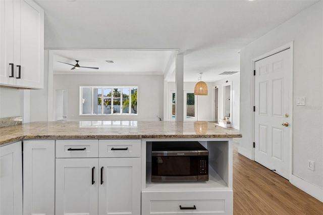 125 HARBOR BLUFF DRIVE, Largo, FL 33770