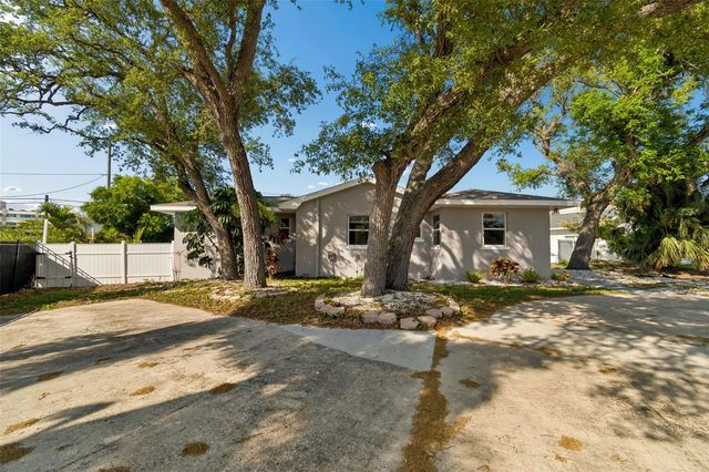 125 HARBOR BLUFF DRIVE, Largo, FL 33770