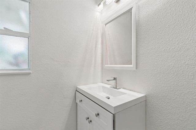 125 HARBOR BLUFF DRIVE, Largo, FL 33770