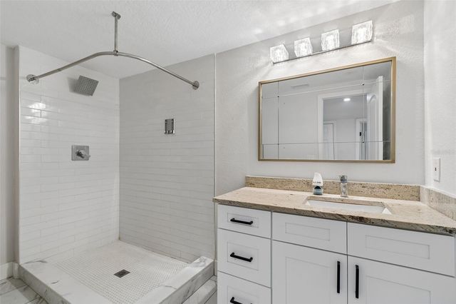 125 HARBOR BLUFF DRIVE, Largo, FL 33770