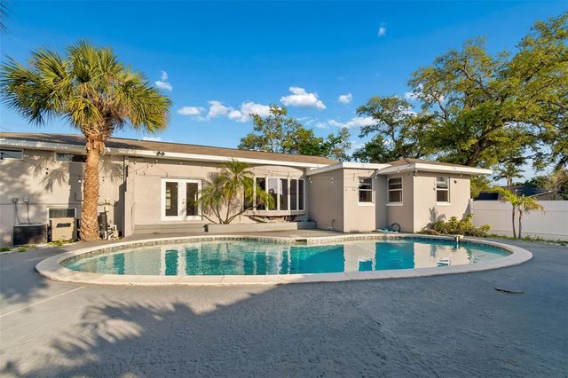 125 HARBOR BLUFF DRIVE, Largo, FL 33770