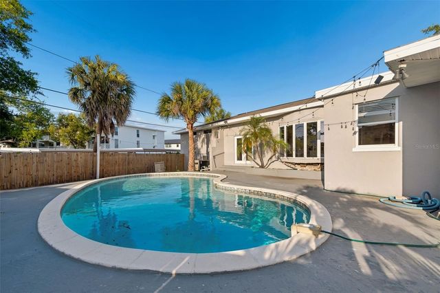 125 HARBOR BLUFF DRIVE, Largo, FL 33770