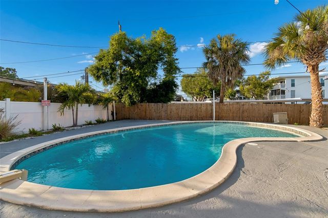 125 HARBOR BLUFF DRIVE, Largo, FL 33770