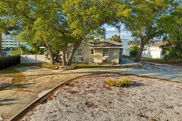 125 HARBOR BLUFF DRIVE, Largo, FL 33770