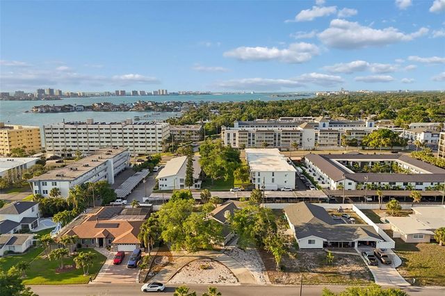 125 HARBOR BLUFF DRIVE, Largo, FL 33770