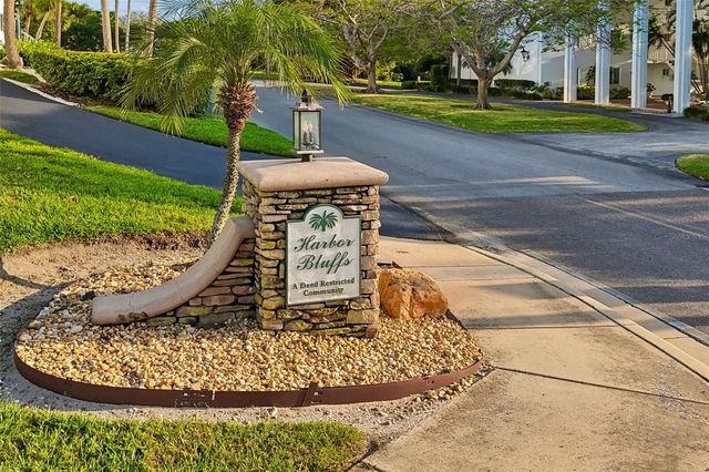 125 HARBOR BLUFF DRIVE, Largo, FL 33770