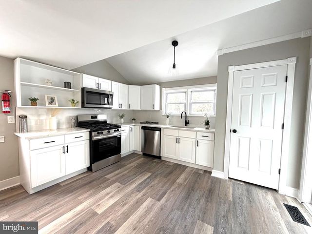 63 LINWOOD AVE, Williamstown, NJ 08094