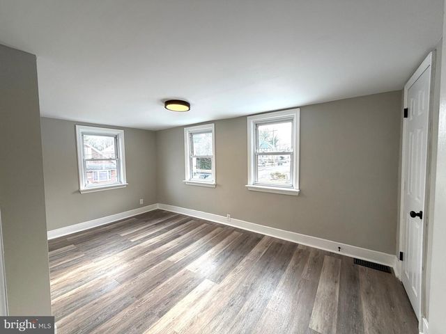 63 LINWOOD AVE, Williamstown, NJ 08094