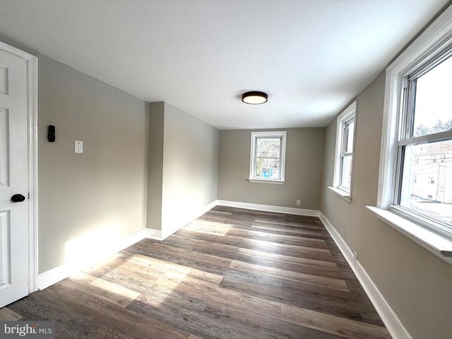 63 LINWOOD AVE, Williamstown, NJ 08094