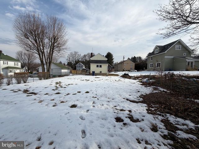 63 LINWOOD AVE, Williamstown, NJ 08094