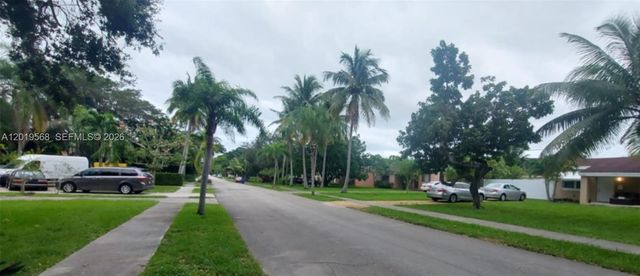 2041 NE 182nd St, North Miami Beach, FL 33162