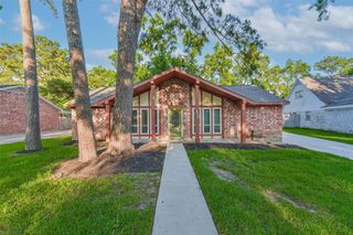 3210 Lakehaven Drive, Kingwood, TX 77339
