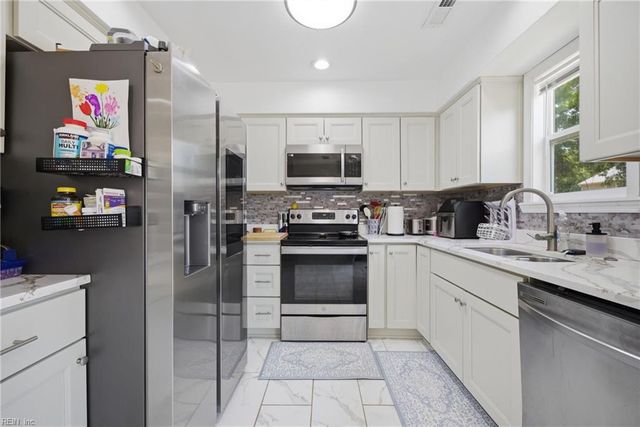 252 Locust ST, Suffolk, VA 23434