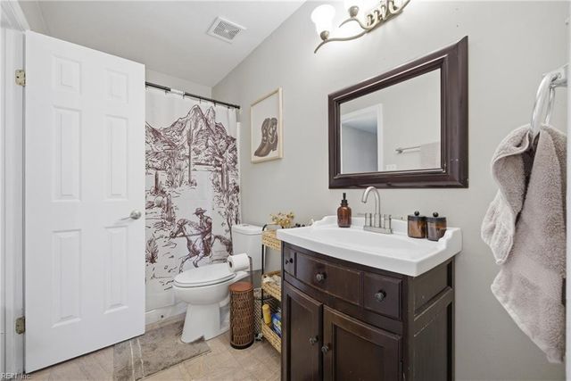 252 Locust ST, Suffolk, VA 23434