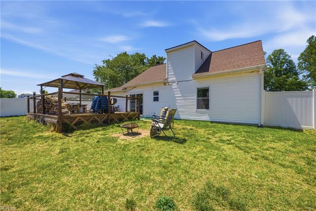 252 Locust ST, Suffolk, VA 23434