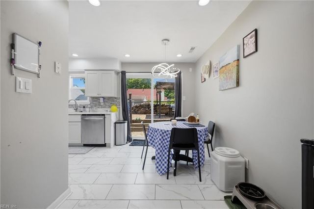 252 Locust ST, Suffolk, VA 23434