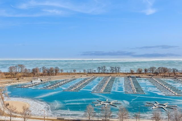 3420 N Lake Shore Drive 16N, Chicago, IL 60657