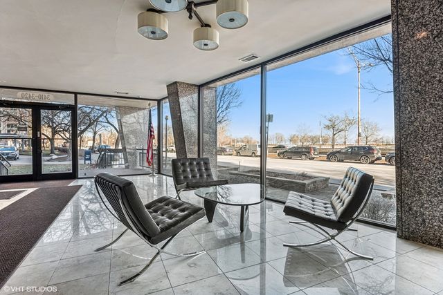 3420 N Lake Shore Drive 16N, Chicago, IL 60657