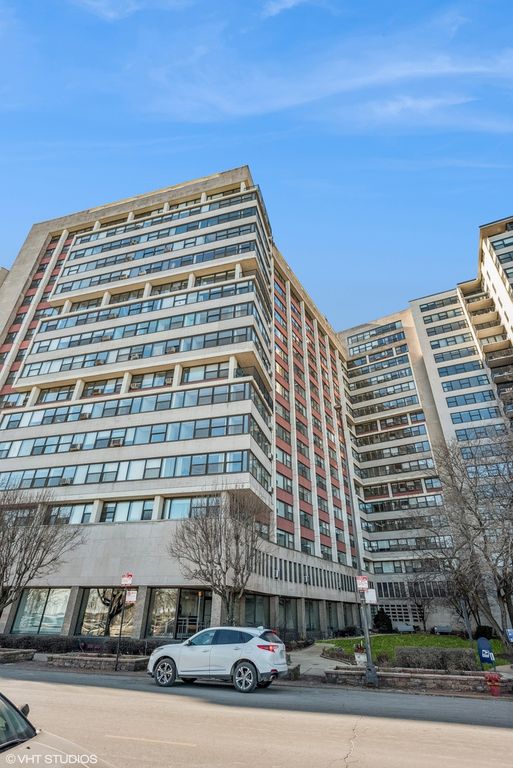 3420 N Lake Shore Drive 16N, Chicago, IL 60657
