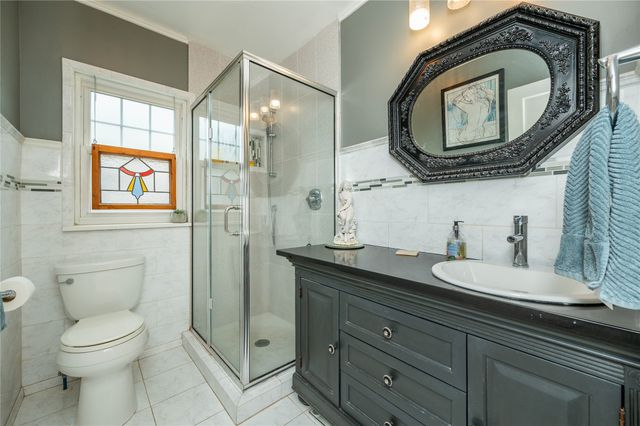 1647 Beaver Avenue, Des Moines, IA 50310