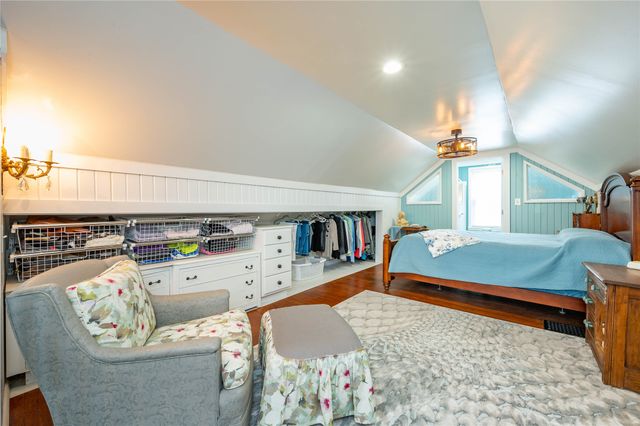 1647 Beaver Avenue, Des Moines, IA 50310