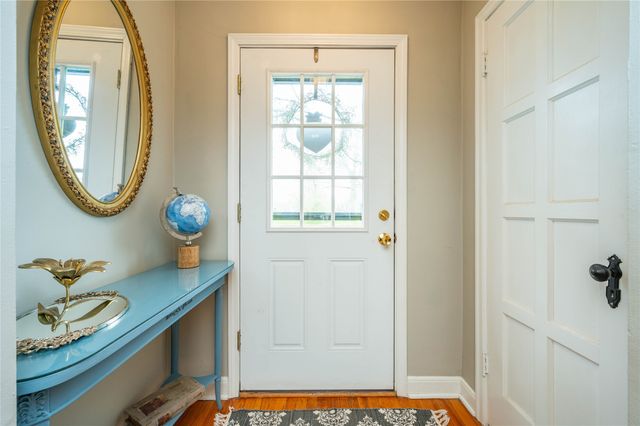 1647 Beaver Avenue, Des Moines, IA 50310