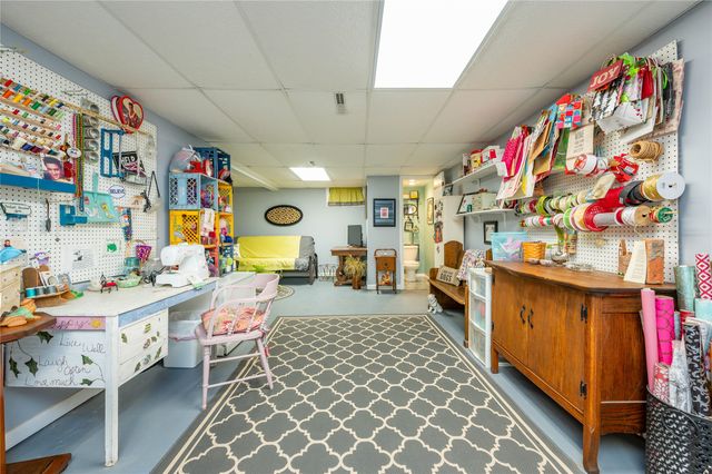 1647 Beaver Avenue, Des Moines, IA 50310