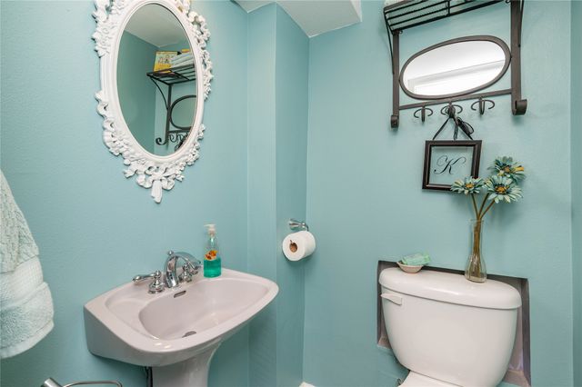 1647 Beaver Avenue, Des Moines, IA 50310