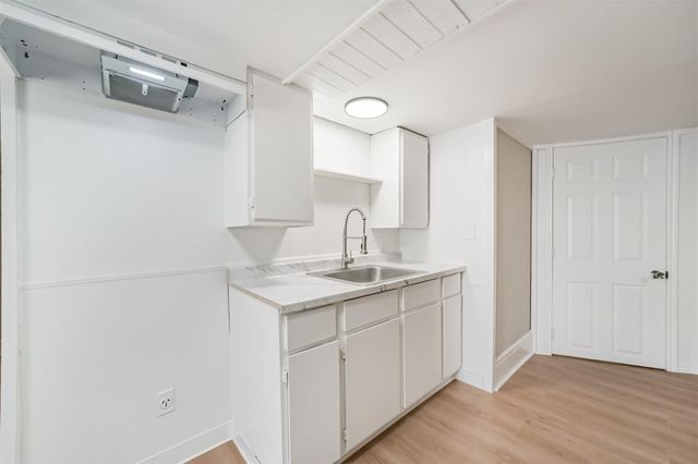 216 Redan Street 6, Houston, TX 77009
