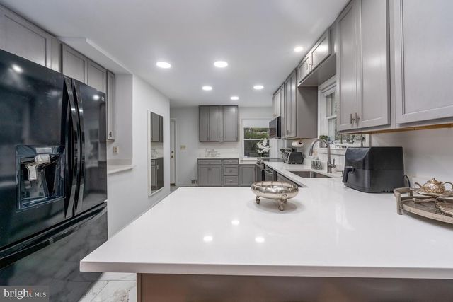 6625 QUEENS FERRY RD, Baltimore, MD 21239