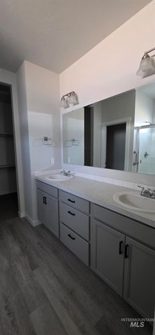 8643 S Foraker Way, Kuna, ID 83634