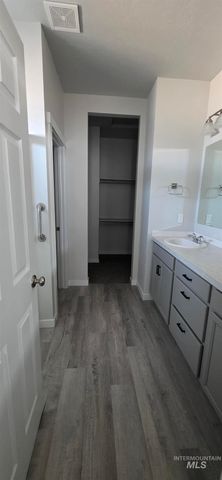8643 S Foraker Way, Kuna, ID 83634