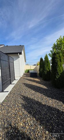 8643 S Foraker Way, Kuna, ID 83634