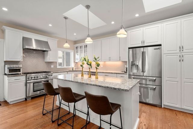 16 Fredette Rd, Newton, MA 02459