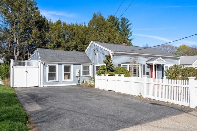 16 Fredette Rd, Newton, MA 02459