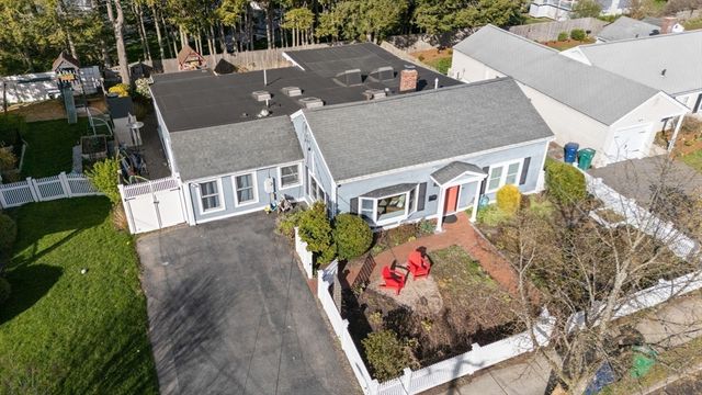16 Fredette Rd, Newton, MA 02459